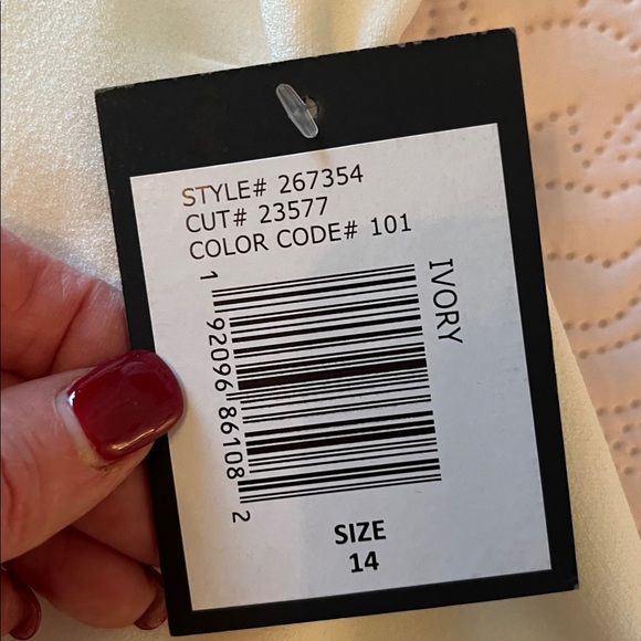 NWT Marina Ruffle Off the Shoulder Dress - Picture 10 of 12